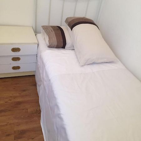 Devons Unique Short Stay London Ngoại thất bức ảnh