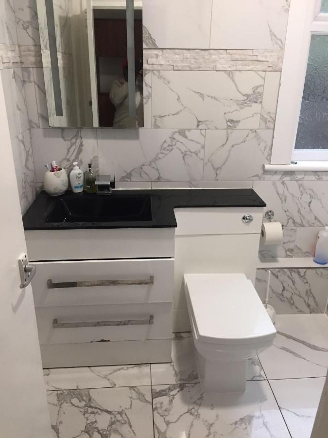 Devons Unique Short Stay London Ngoại thất bức ảnh